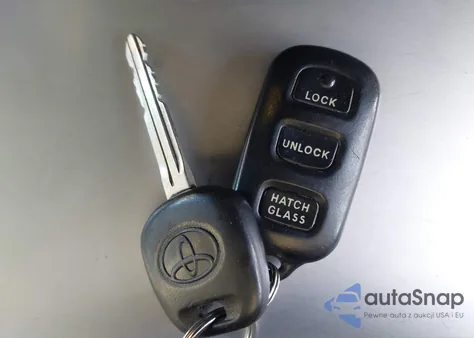 2007 Toyota Matrix Xr from USA, damaged, VIN 2T1KR32E57C667770